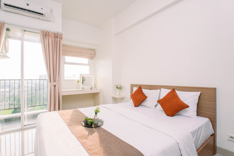 Bedroom 3, Luminous and Airy Studio at Apartment Parkland Avenue By Travelio, Tangerang Selatan