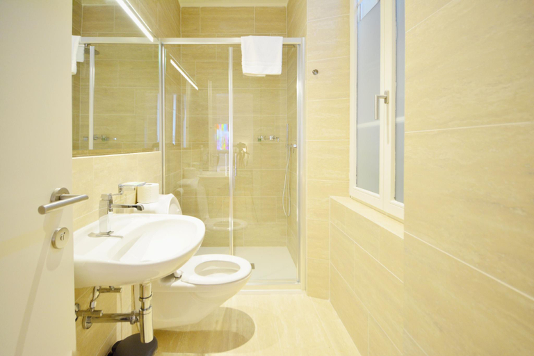 Bathroom 2, Lac Hotel, Lugano
