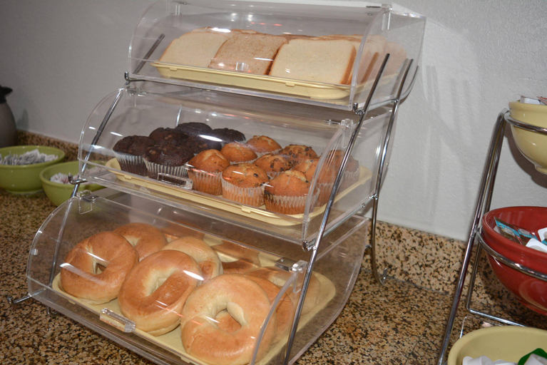 Food & Drinks 5, Suburban Studios East Syracuse Carrier Circle, Onondaga