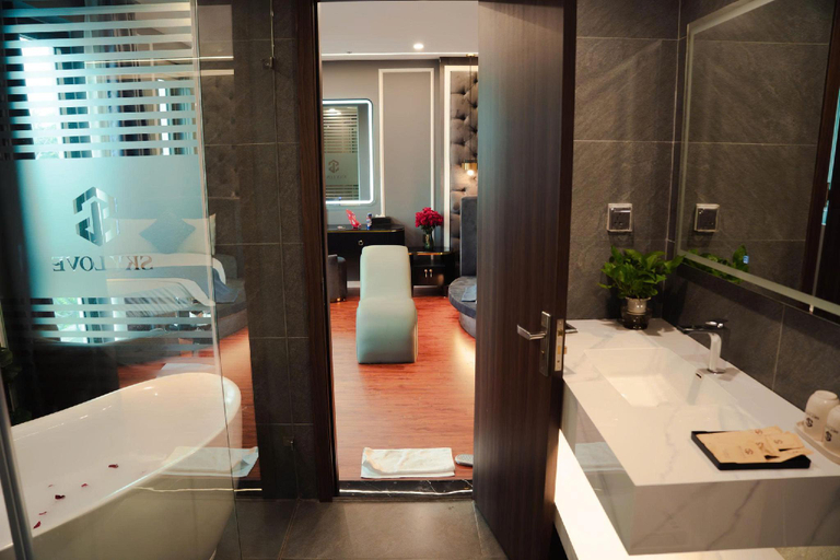 5, Sky Love Hotel, Hà Đông