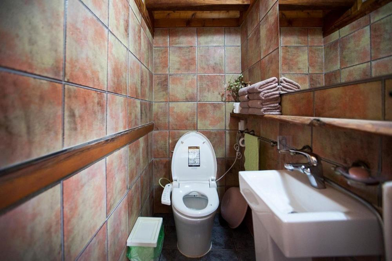 Bathroom 4, Jeonju Omokheon Hanok Stay, Jeonju