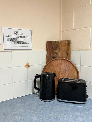 Food & Drinks 4, Pippies Backpacker Units, Cooloola (excl. Gympie)