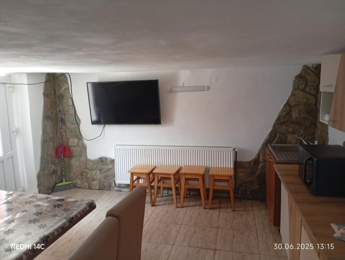 Others 4, Casa Dragan, Novaci