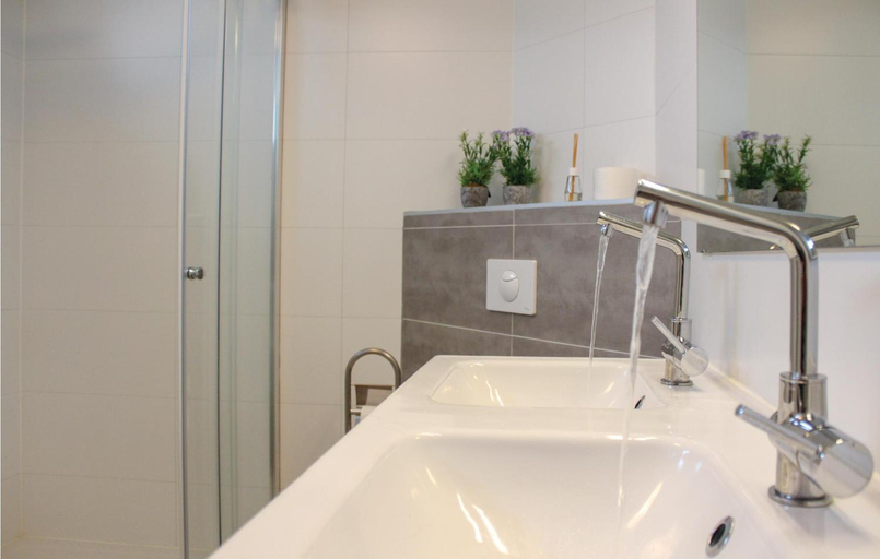 Bathroom 2, Amazing Home In Vlagtwedde With Wifi, Vlagtwedde