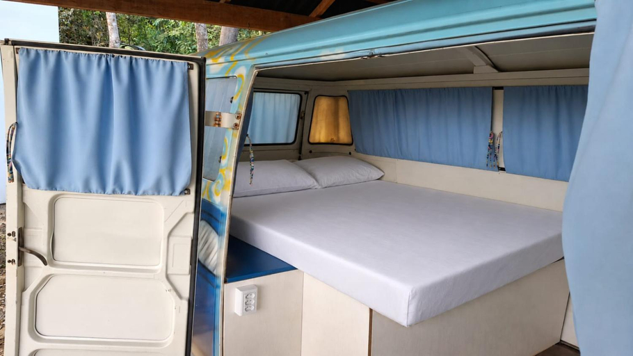 Bedroom 2, Kombi Hostel Camping, Palmeiras