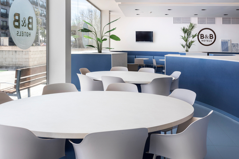 Food & Drinks 5, B&B Hotel Madrid Aeropuerto T1 T2 T3, Madrid