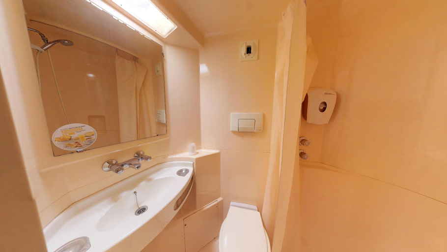 Bathroom 2, Premiere Classe Cambrai Proville, Nord