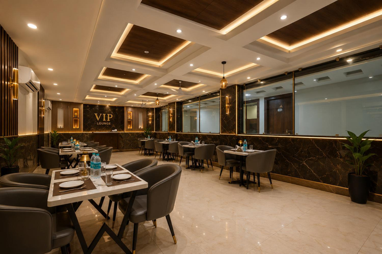 Restaurant 2, Hotel TARK Premium Near IGI Airport Delhi, Delhi