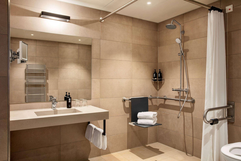 Bathroom 5, Ernst Leitz Hotel Wetzlar, Lahn-Dill-Kreis