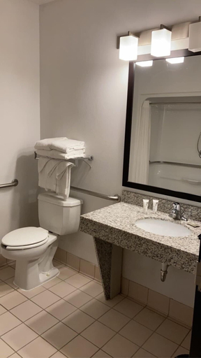 Bathroom 4, Country Inn & Suites by Radisson, Gettysburg, PA, Adams