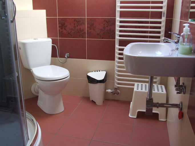 Bathroom 2, Pokoje i apartamenty pod Jaworzyna w Koninkach, Limanowa