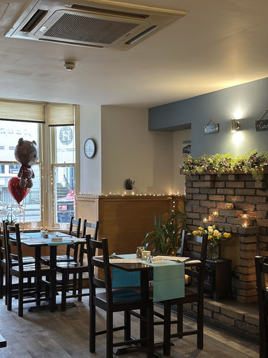 Food & Drinks 5, Harry's Hotel, Ceredigion