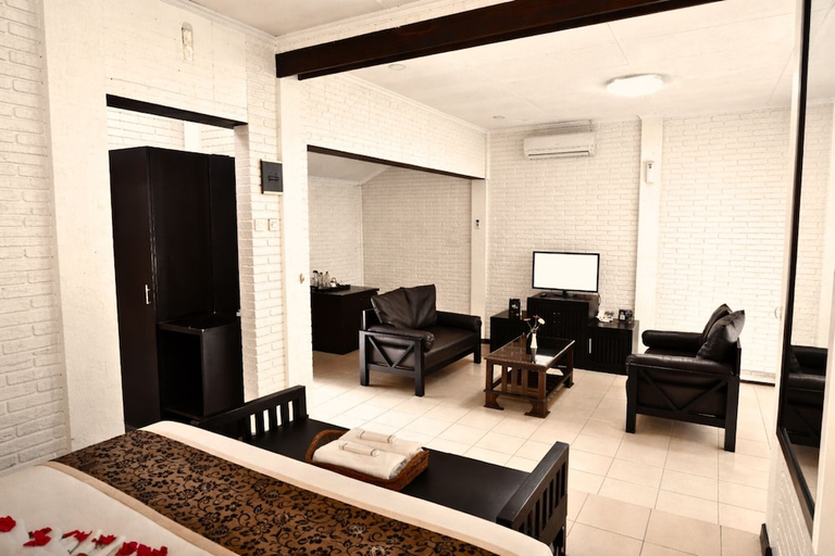 Bedroom 3, The Tavia Riverside Resort & Convention, Bogor