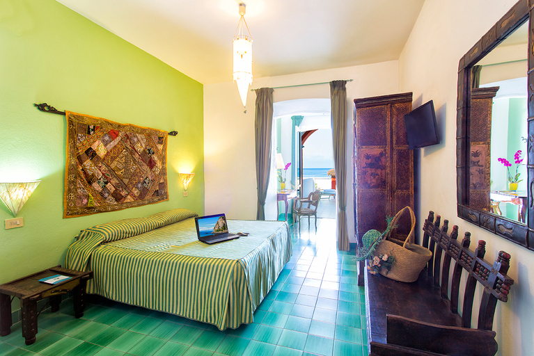 Bedroom 3, La Scogliera, Napoli