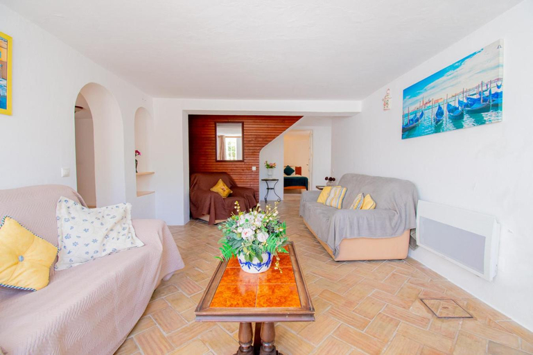 Others 5, Montenegro Superbly Located Family Vila W, Lagoa