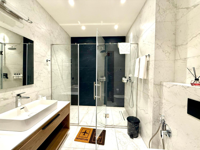 Bathroom, Seabreeze Resort, White Residence terrace, studio apartment, Baku
