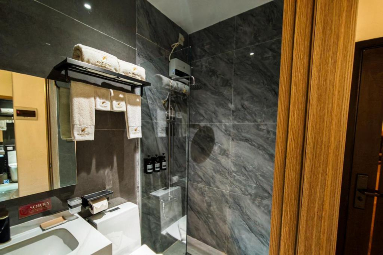 Bathroom 5, Madayaw Hotel, Tagum City