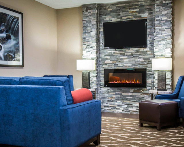 Public Area 3, Comfort Inn Morris I-80, Grundy