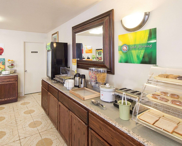 Food & Drinks 5, Quality Inn Del Rio, Val Verde