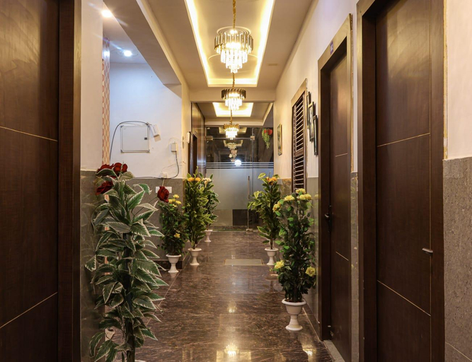Lobby 4, Amara Inn, Gautam Buddha Nagar
