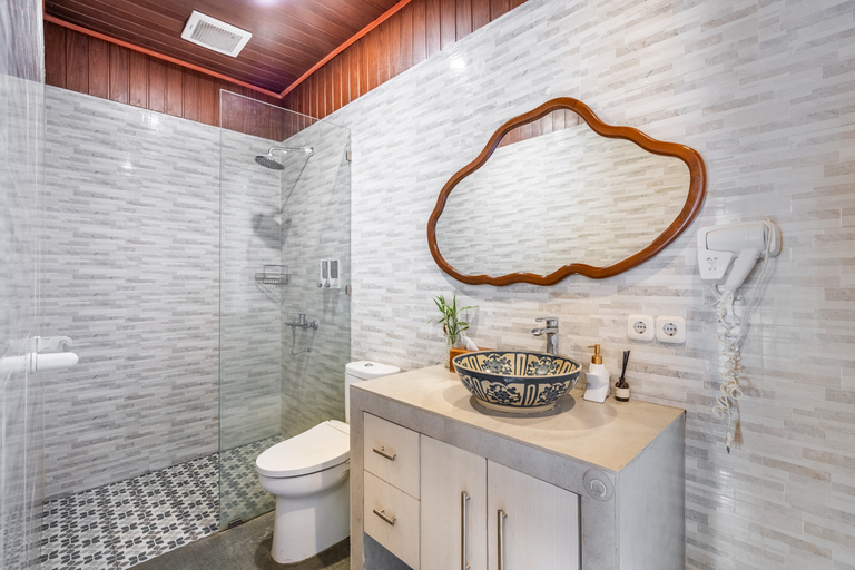 Bathroom 5, Hamra Villa, Badung