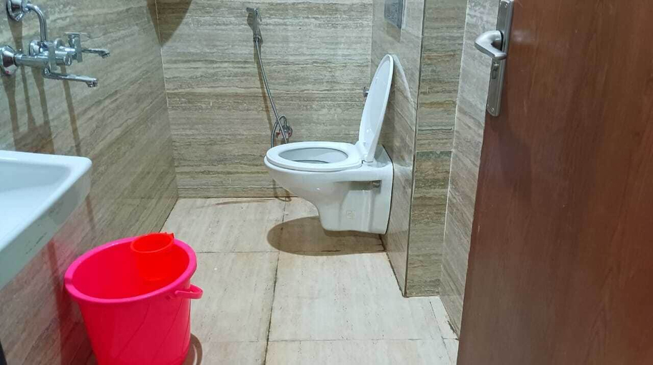 Bathroom 2, HR Residency, Delhi