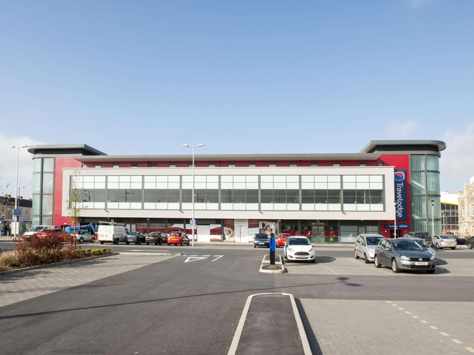 Public Area 4, TravelodgeLlanelli Central, Carmarthenshire