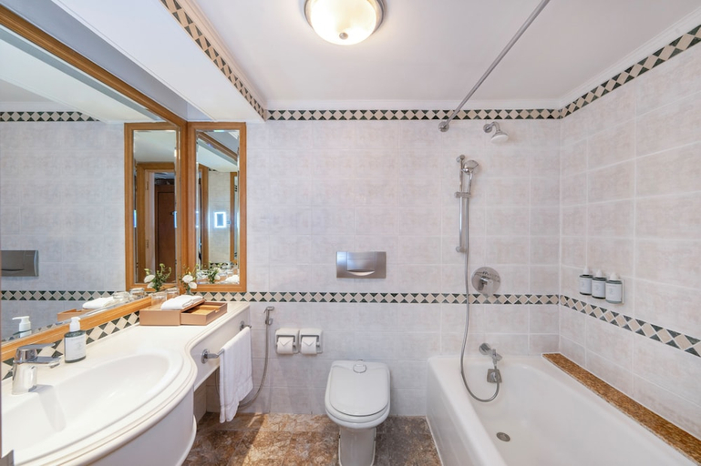 bathroom 41
