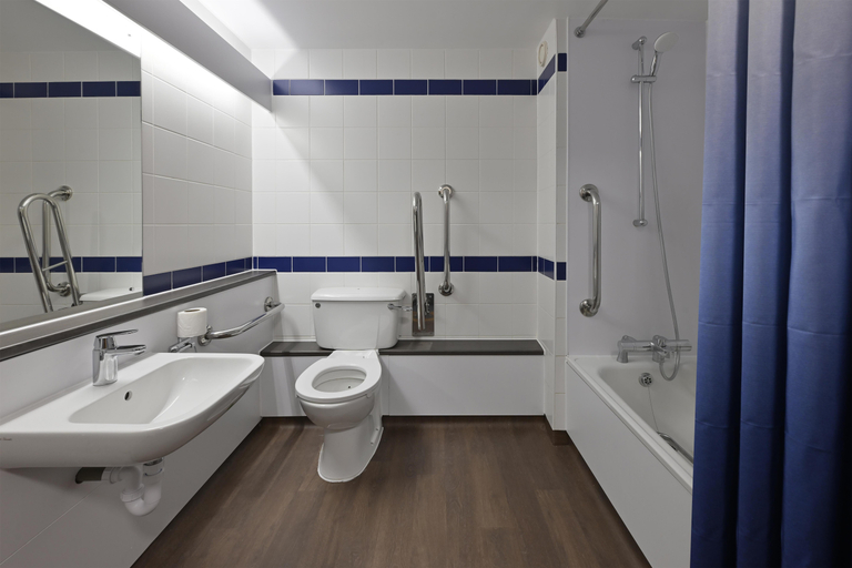 Bathroom 4, Travelodge Oxford Peartree, Oxfordshire