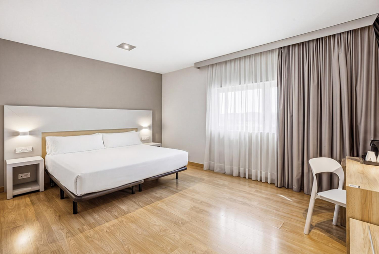Bedroom 2, Hotel Catalonia Las Canas, Navarra