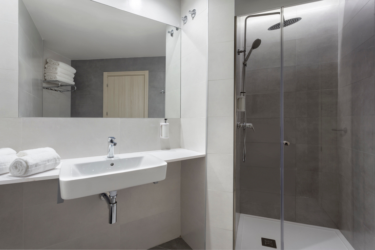 Bathroom 4, B&B HOTEL Madrid Alcorcon, Madrid