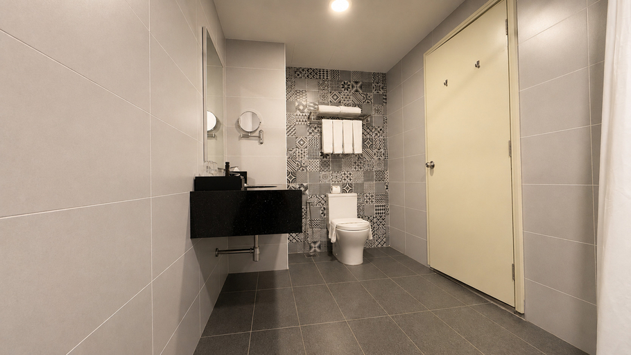 Bathroom 5, Calm Breeze Balcony Studio 2Pax Jonker Walk, Malacca City