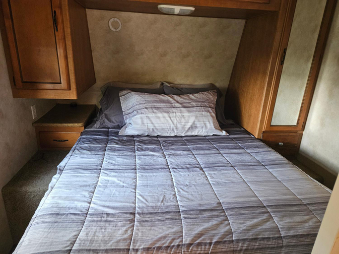 Bedroom 3, Liberty Hill Executive Inn, Pasco