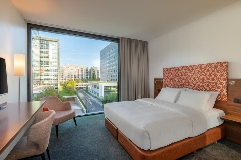 Bedroom 2, DoubleTree by Hilton Frankfurt Niederrad, Frankfurt am Main