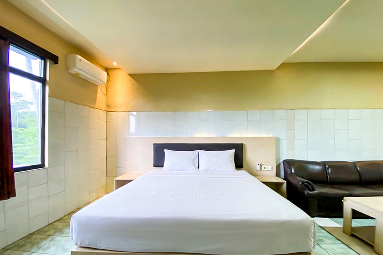 Bedroom 5, Hotel Prima Gaya RedPartner near Alun Alun Sukorejo Kendal, Kendal