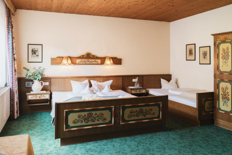 Bedroom 3, Almhof Roswitha, Schwaz