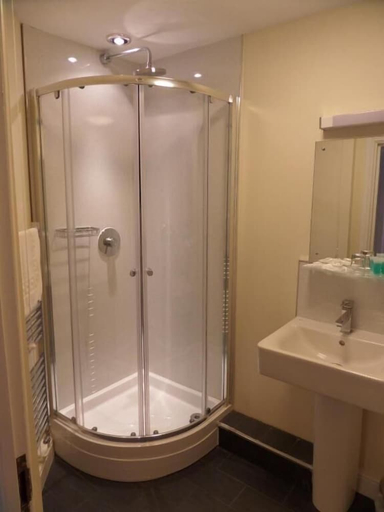 Bathroom 3, Harry's Hotel, Ceredigion