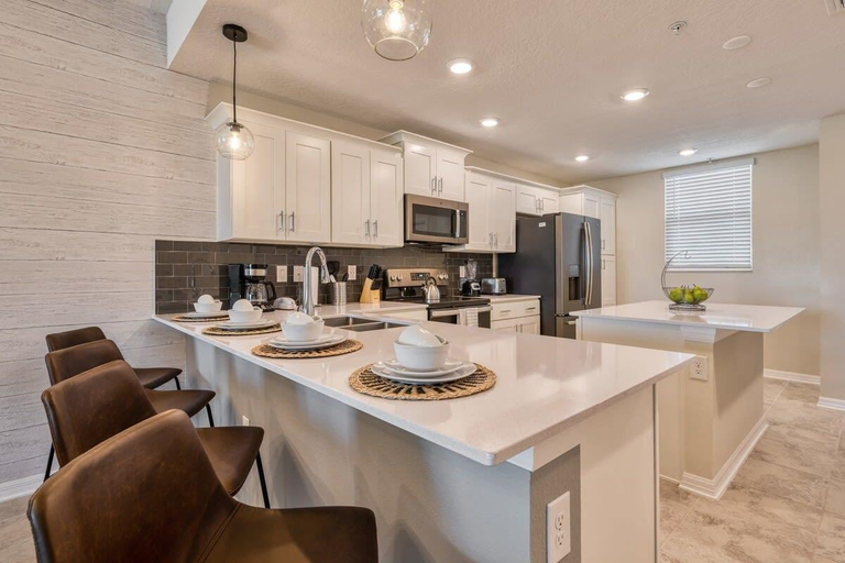 4, Modern Luxe Condo - Stunning Design, Osceola