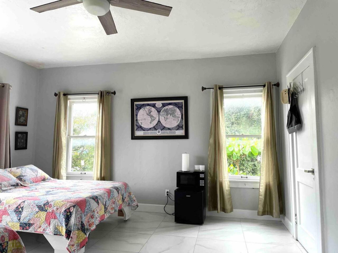 Bedroom 2, Spacious and Comfy Suite near MIA 2 Queen Beds, Miami-Dade