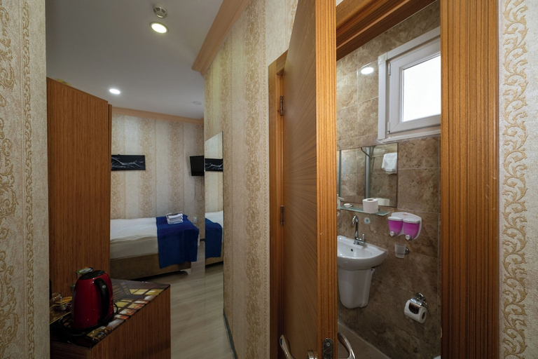 Bathroom 5, Taksim Maxwell Hotel, Beyoğlu