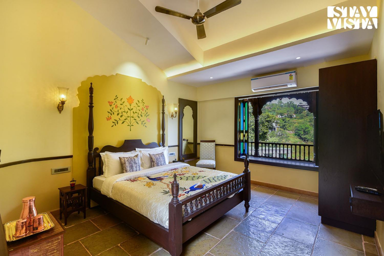 Bedroom 3, StayVista at Shrimant Wada Royal Stay, Satara