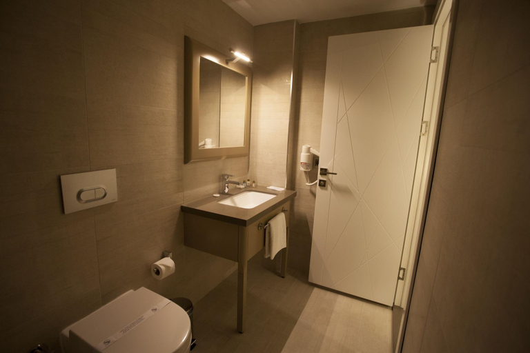 Bathroom 5, Giresun Sedef Hotel, Merkez