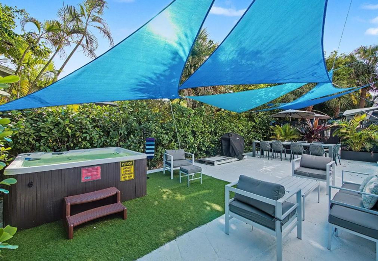 Others 4, Dog friendly condo with beach access, hot tub & firepit, Palm Beach