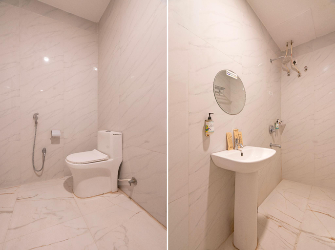 Bathroom 4, Treebo The Address Inn Mehdipatnam, Hyderabad