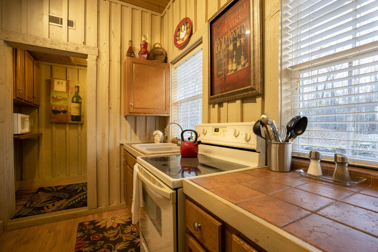 Others 4, Cherry Ridge Retreat Luxury Cabins, Hocking