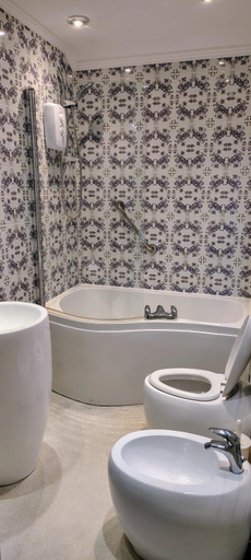 Bathroom 2, The Ellesmere Hotel Eastbourne, East Sussex