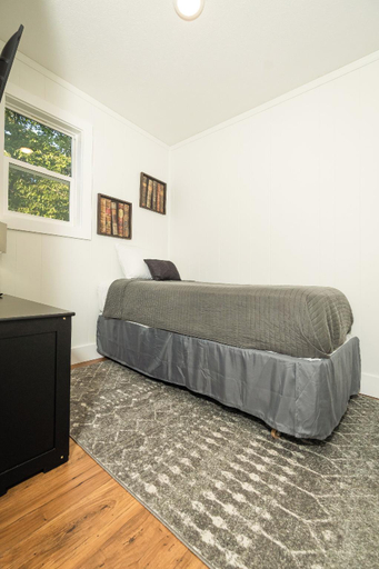 Bedroom 3, The Lofts on Indian Point, Stone