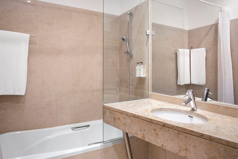 Bathroom 4, B&B Hotel Cantanhede Coimbra, Cantanhede