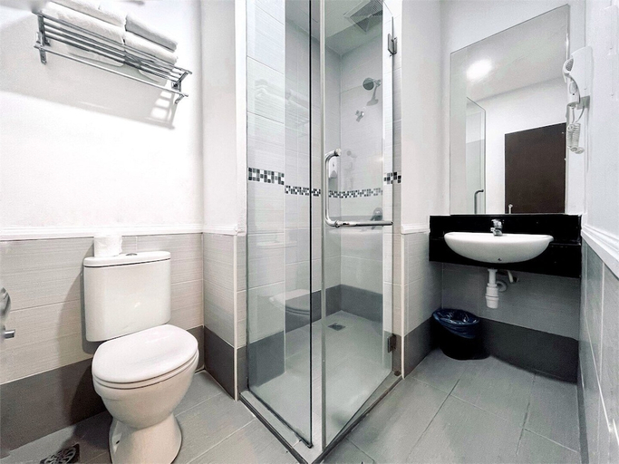 bathroom 19