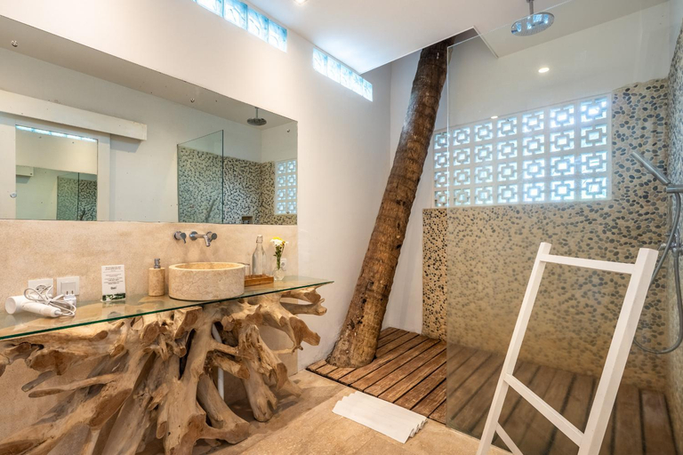 Bathroom 4, Villa Jacques Ubud, Gianyar